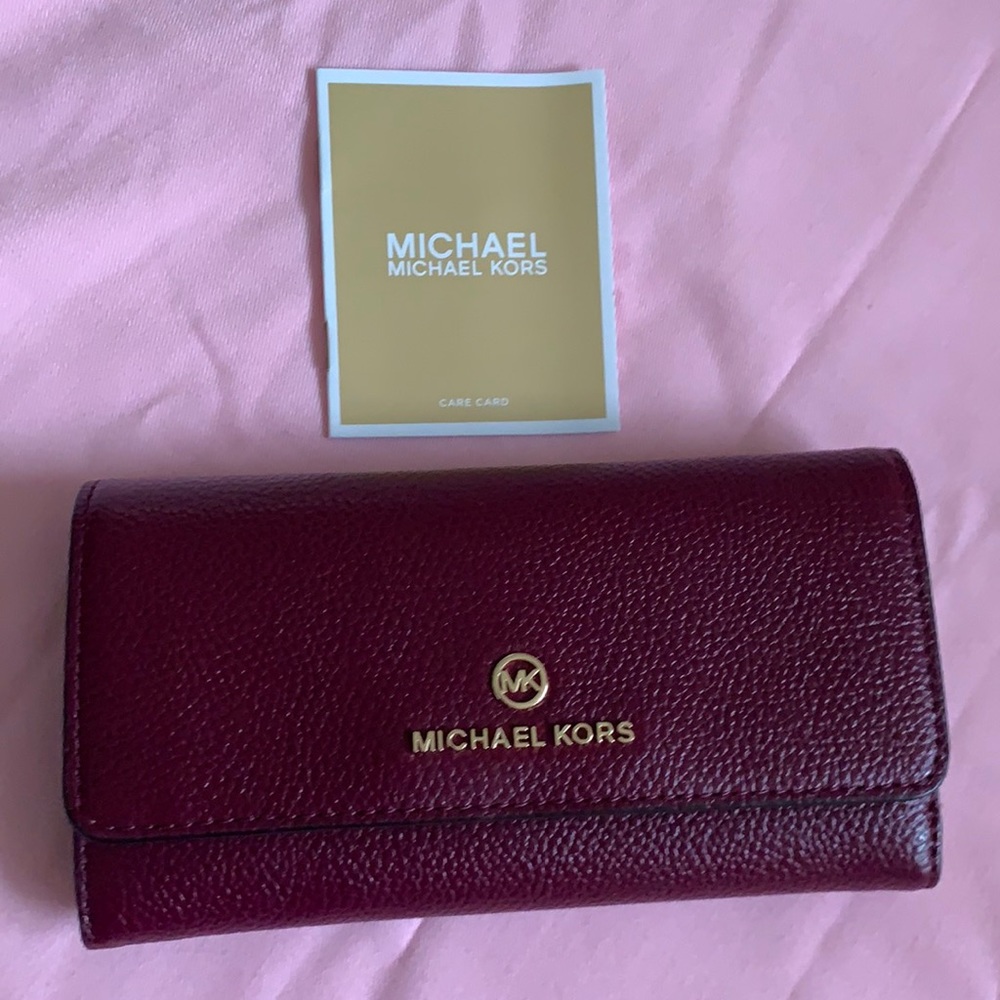 Michael Kors beautiful continental wallet